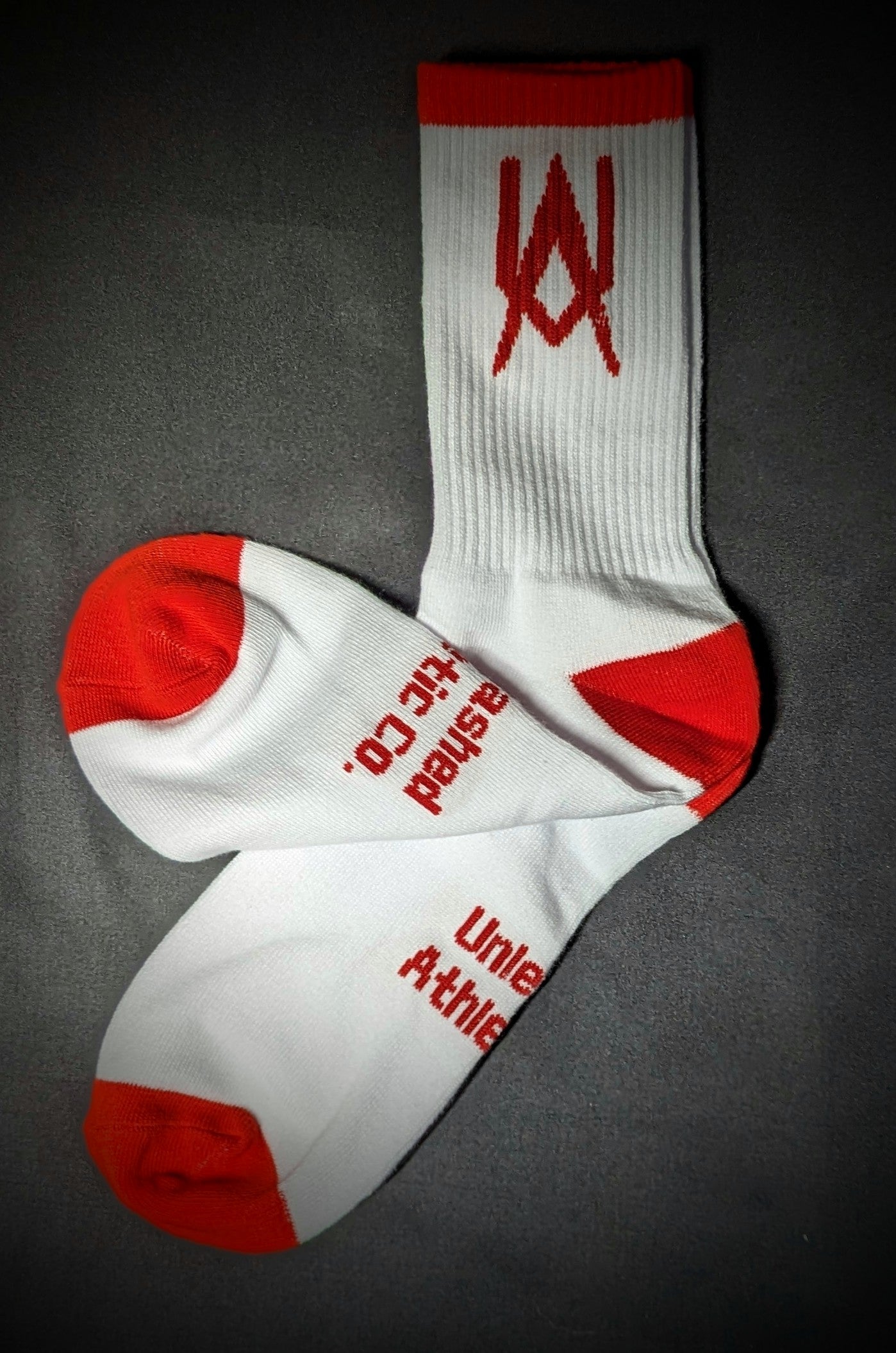 Unleashed Signature Socks White/Red